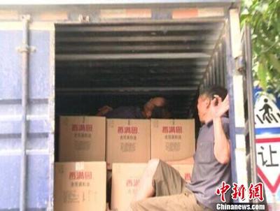 隨護不力藏隱患 一司機“人貨混裝”車內高眠醒后拷問法規意識
